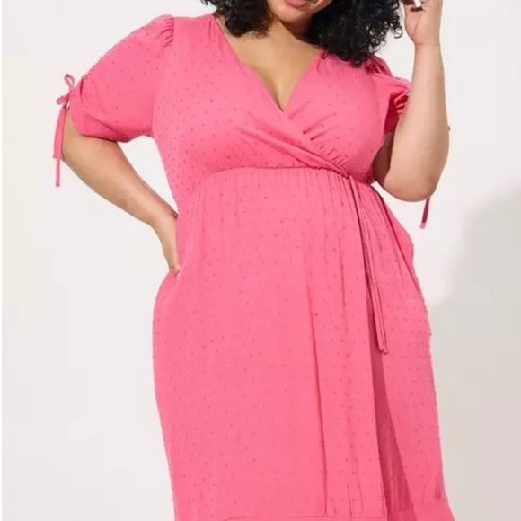 Torrid Women’s Size 2X Midi Swiss Surplice Dress Salmon Short Sleeves Pockets - Picture 3 of 12